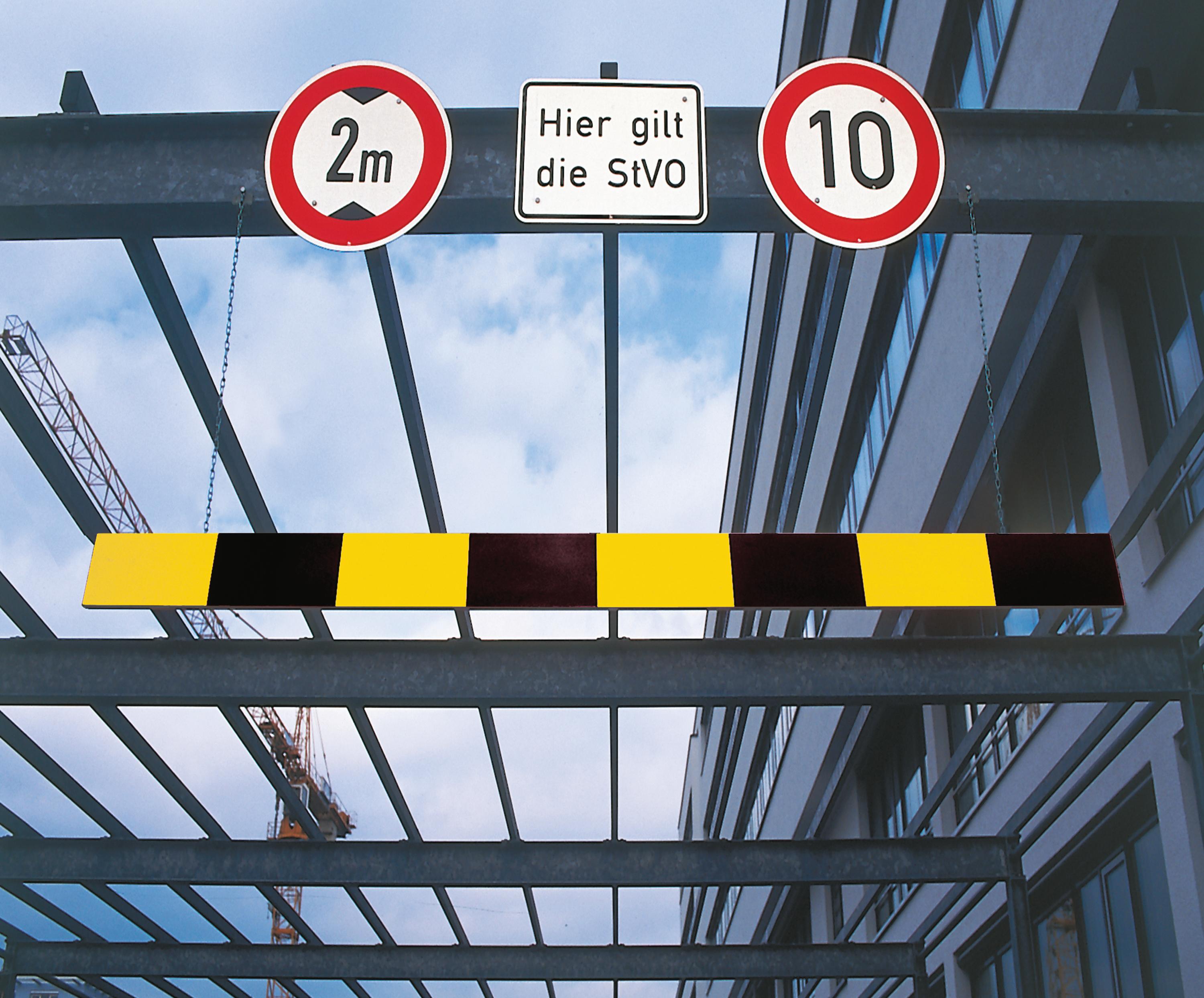 Traffic-Line Height Restriction Bar 2500mm Ylw/Blk FS606587