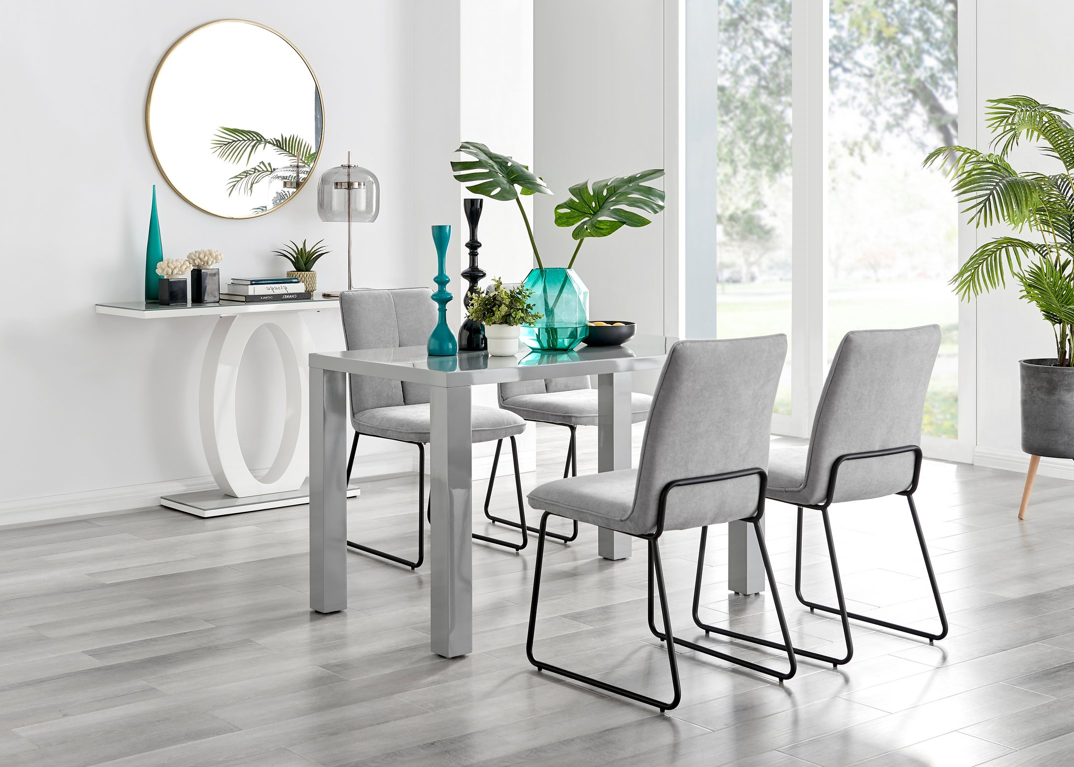 Pivero dining table clearance