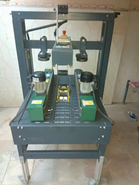 Used Siat SpA XL35 Top And Bottom Tape Case Sealer