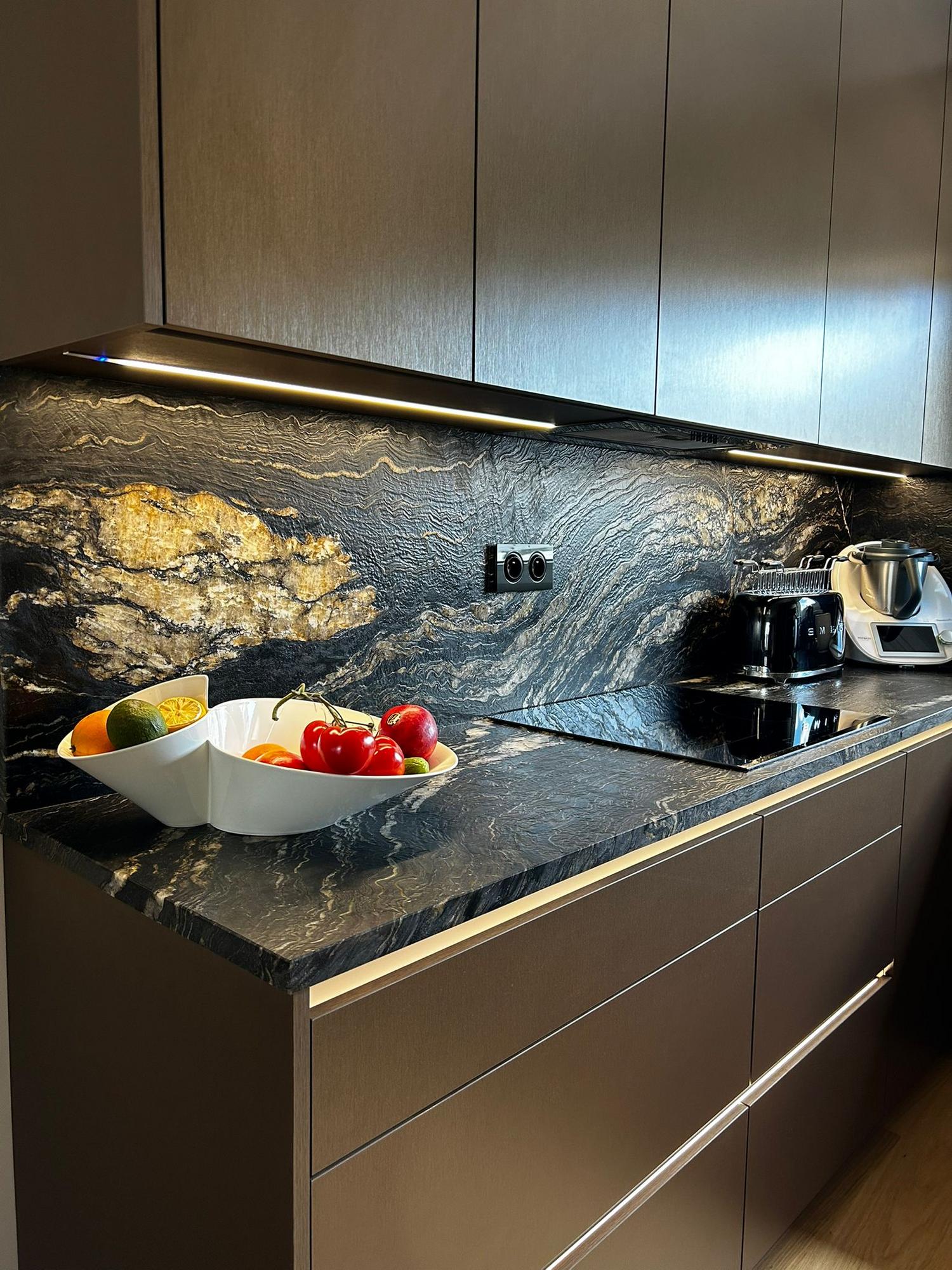 COSMIC BLACK / TITANIUM GRANITE | BRACHOT