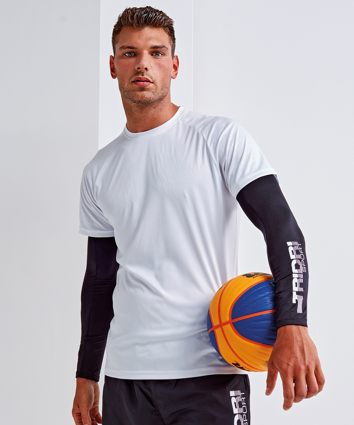 TR098BLACM