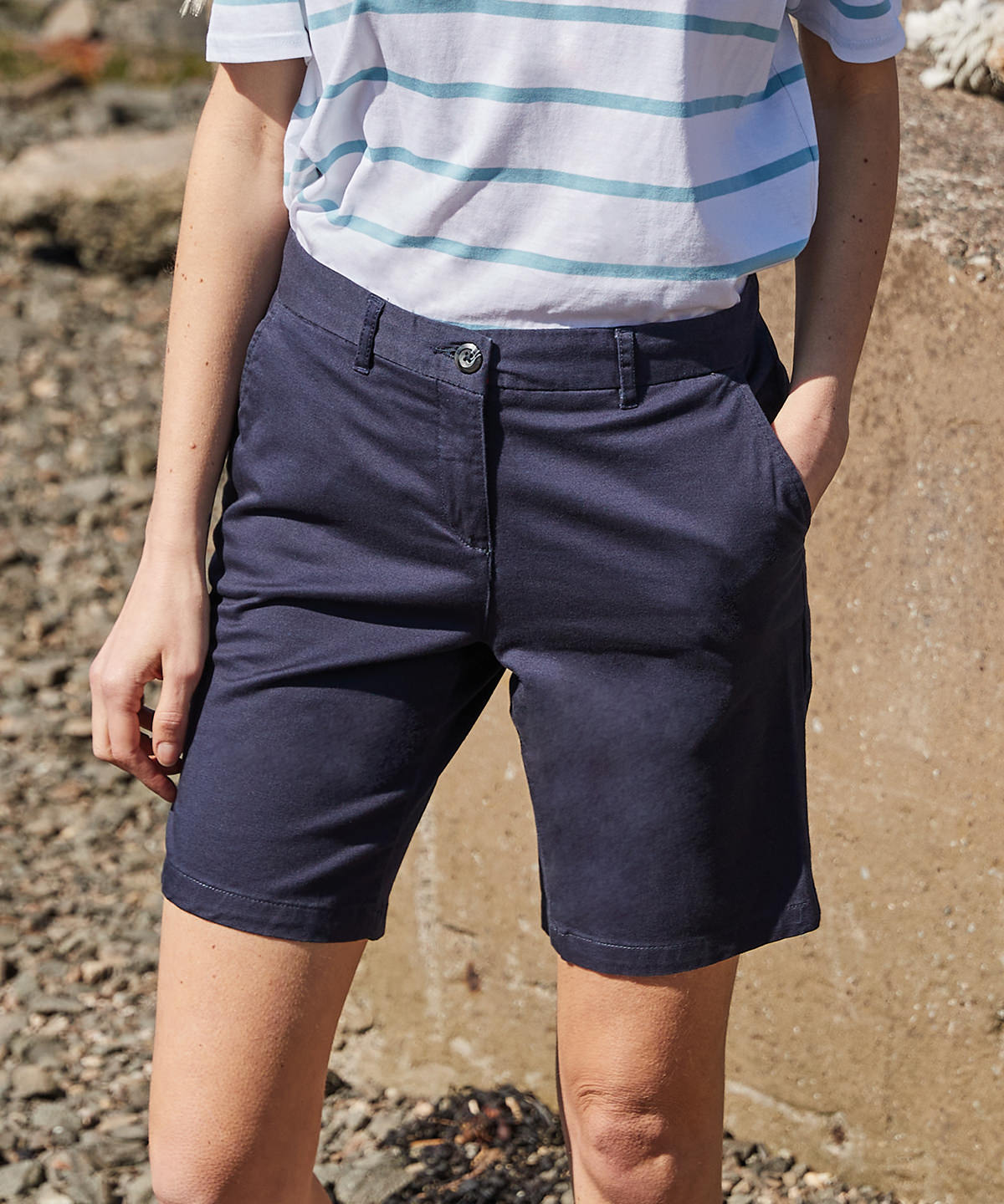 Picture of Women's stretch chino shorts