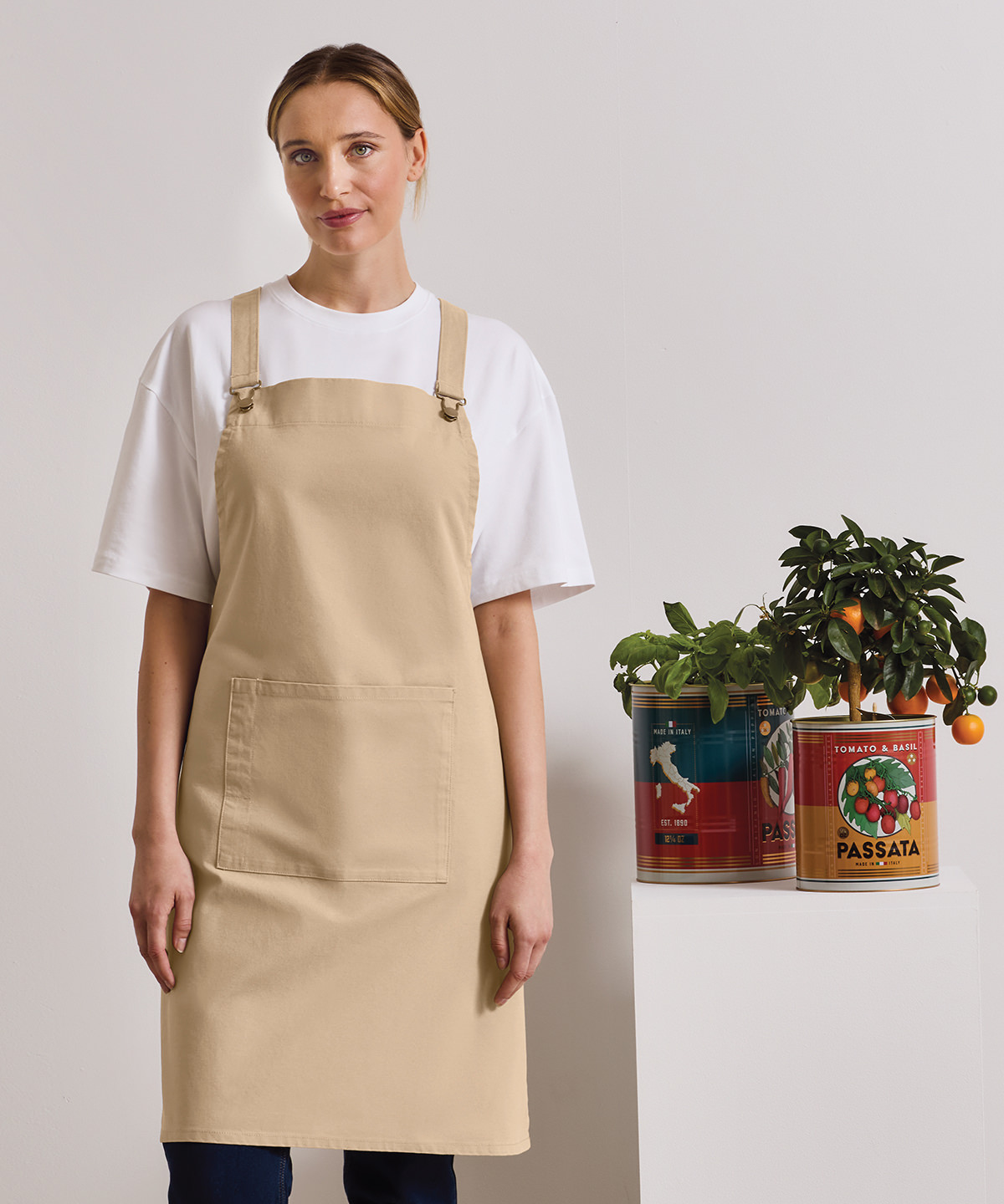 Cross back ‘barista’ bib apron Cross back ‘barista’ bib apron