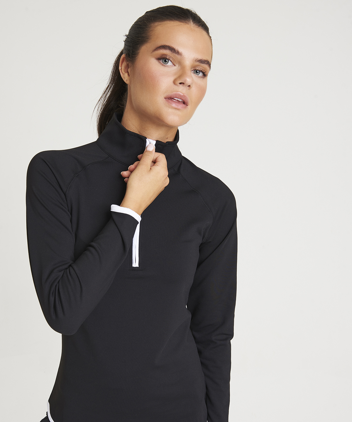 Picture of Women's cool ½ zip sweatshirt