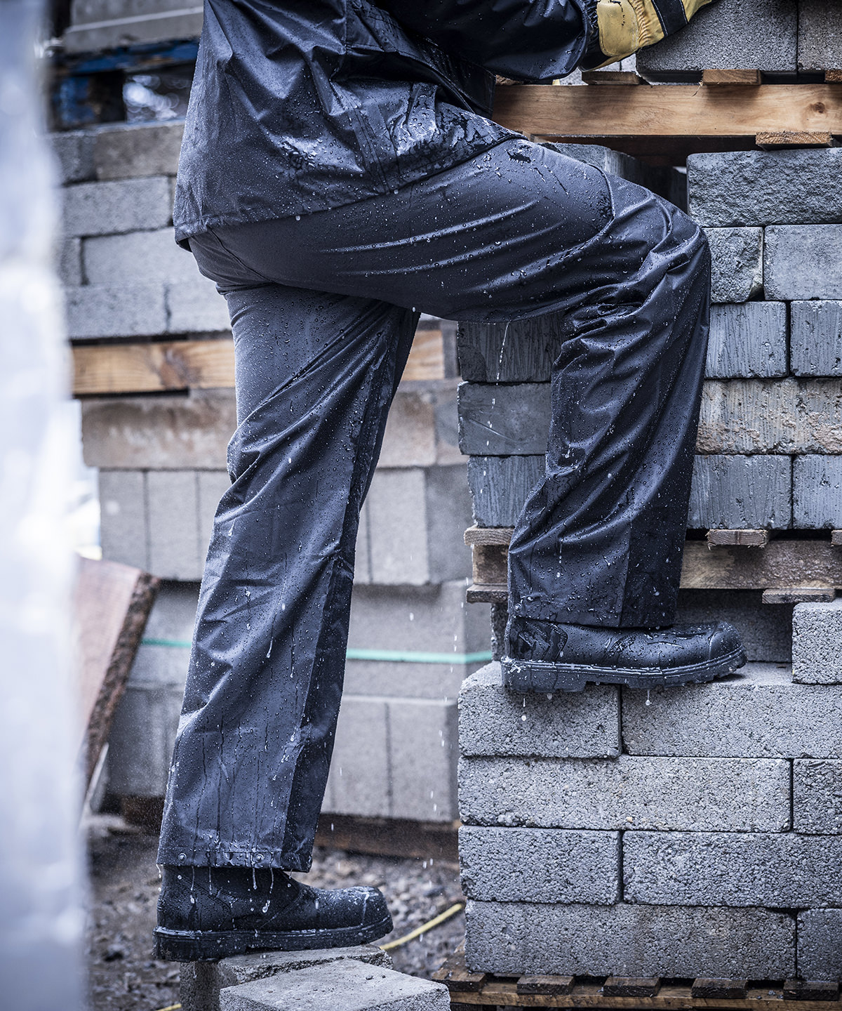 Pro stormbreak overtrousers Pro stormbreak overtrousers