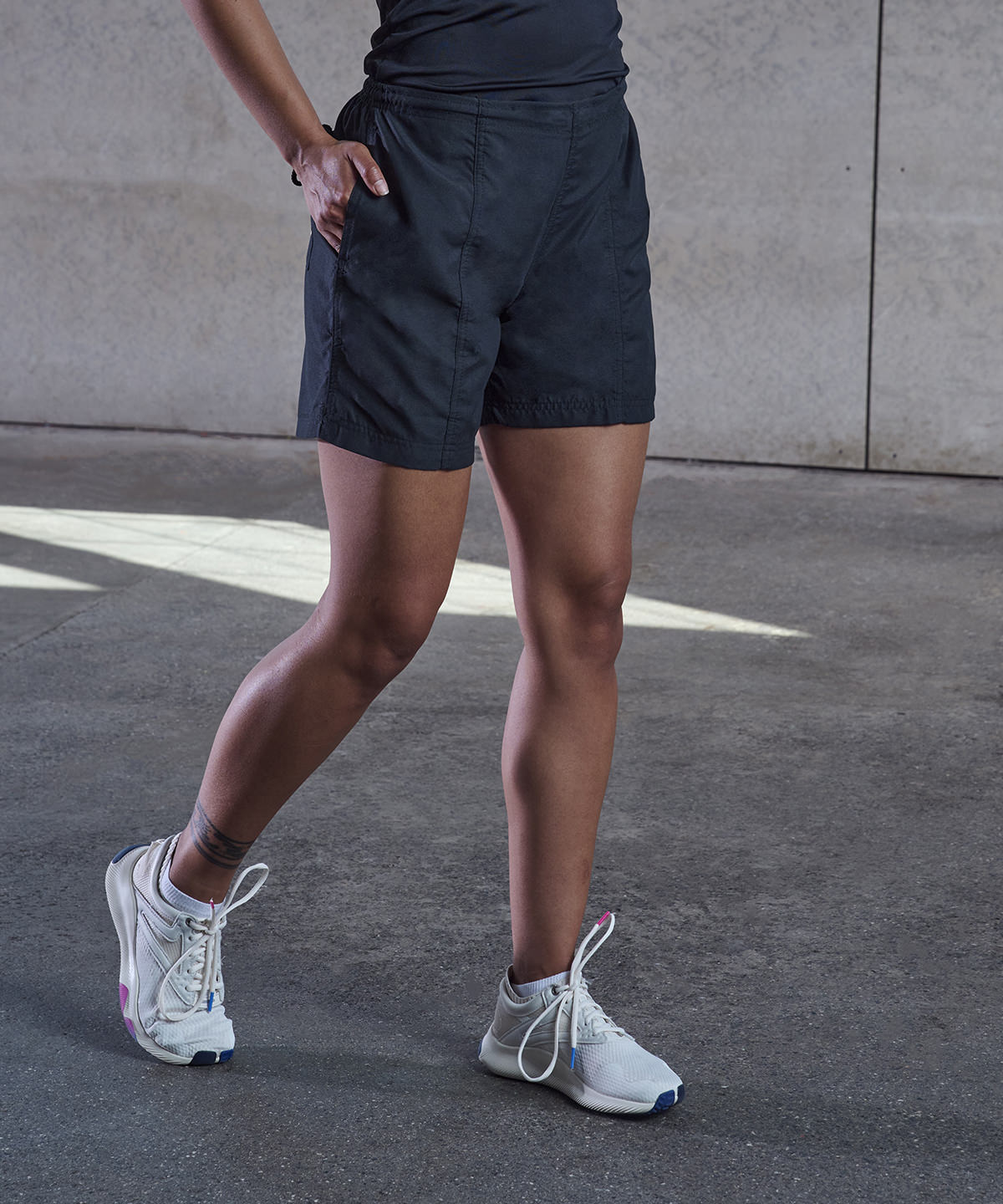 Picture of Women's all-purpose unlined shorts