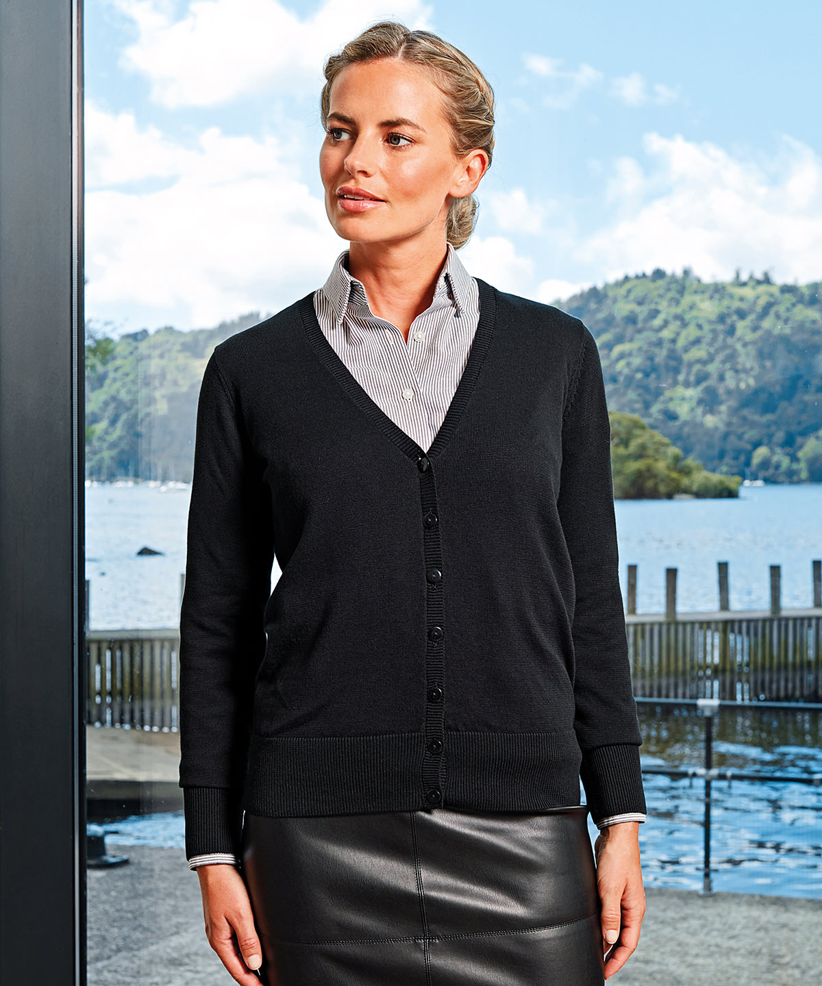 Picture of Women's button-through knitted cardigan