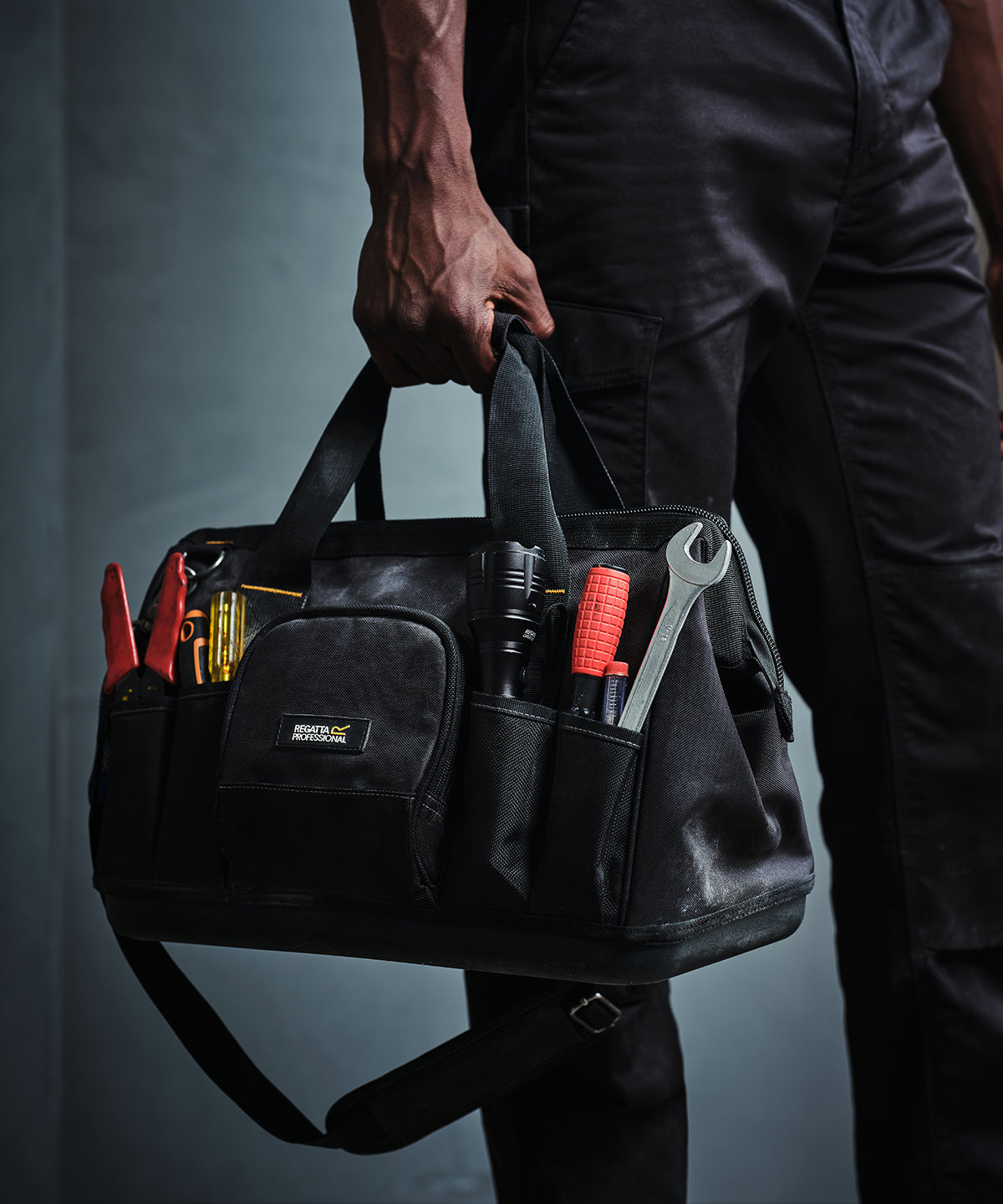 Picture of Multi-pocket 16" zipped tool bag