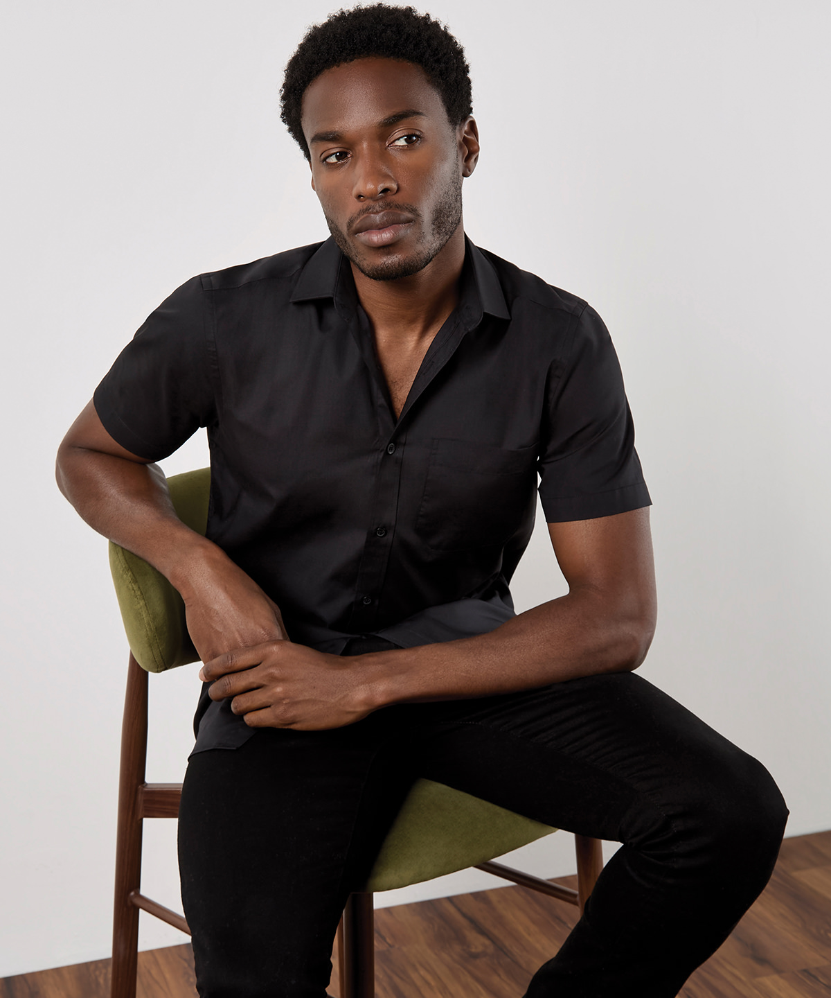 Poplin shirt short-sleeved (tailored fit) Poplin shirt short-sleeved (tailored fit)