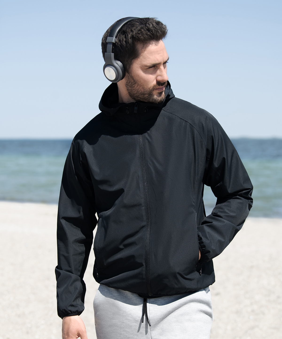 Picture of Carmel – minimalistic hooded windbreaker