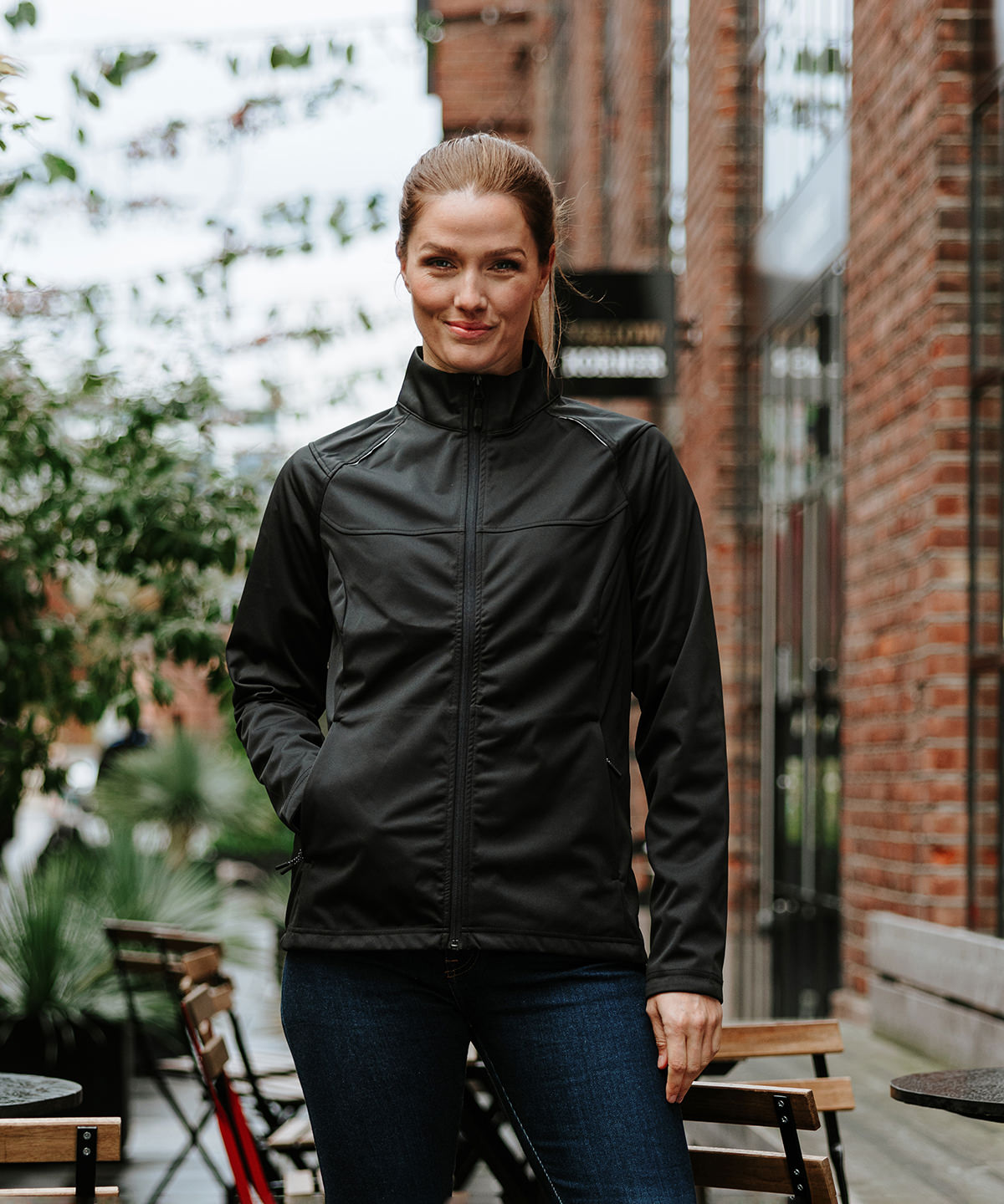 Picture of Women's Greenwich lightweight softshell