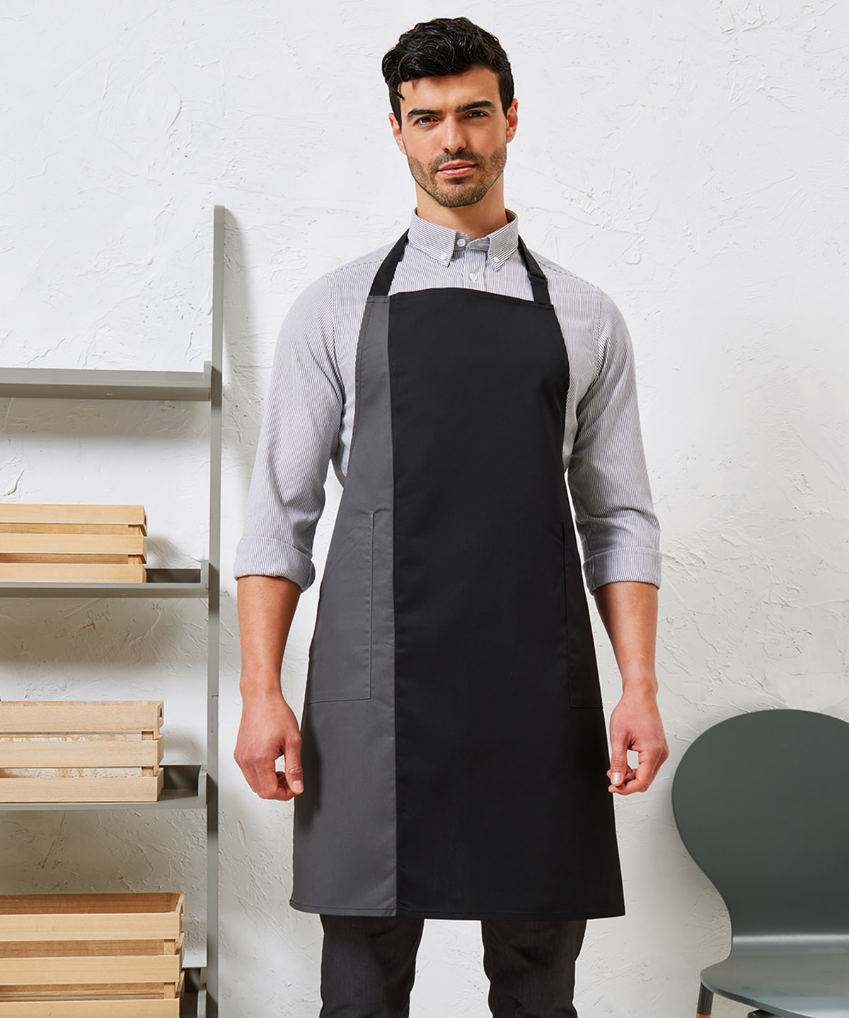 Picture of Contrast bib apron