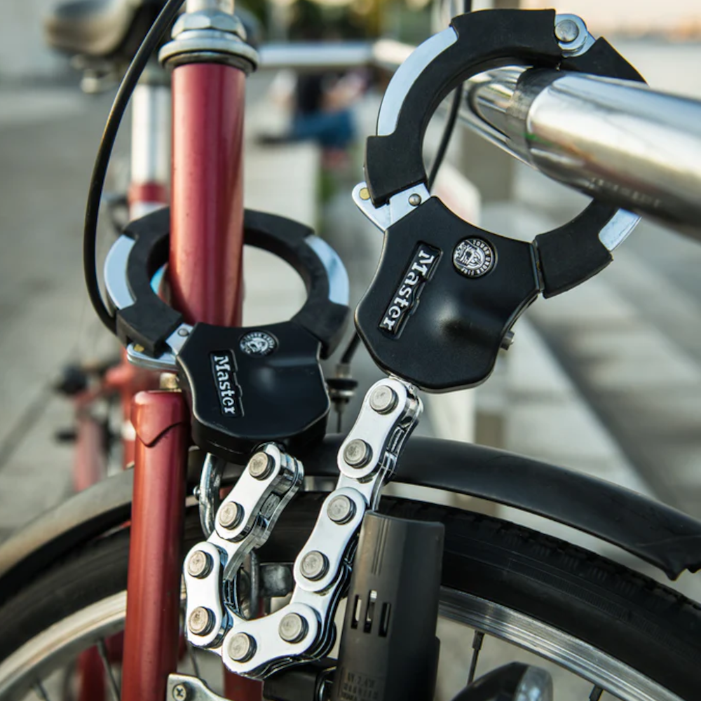 MASTER LOCK Street Cuff With Hardened Steel Links 1 Link MASTER LOCK Street Cuff With Hardened Steel Links 1 Link