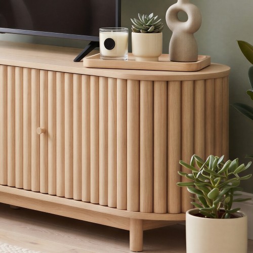 Continuous fluted detailing