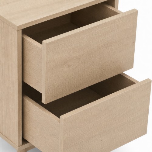 Light oak-effect finish