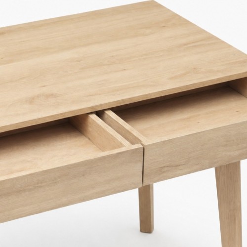 Minimalist handleless drawers