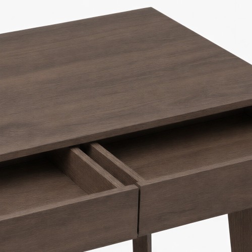 Minimalist handleless drawers