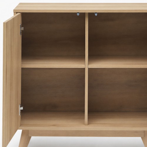 Adjustable internal shelving