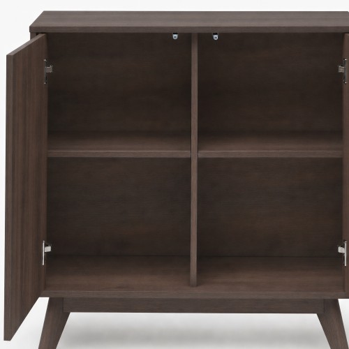 Adjustable internal shelving