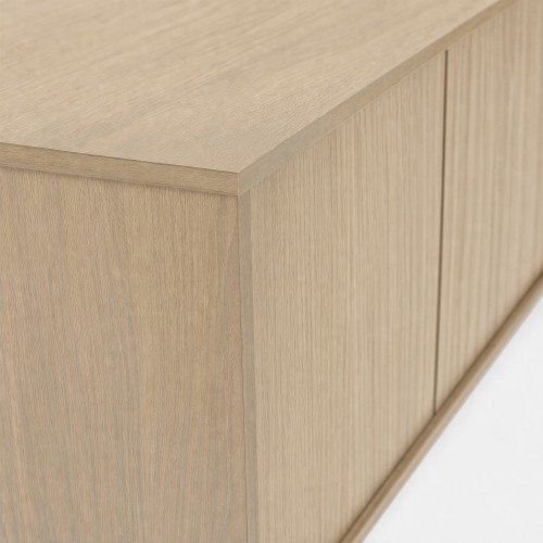 Light wood tones