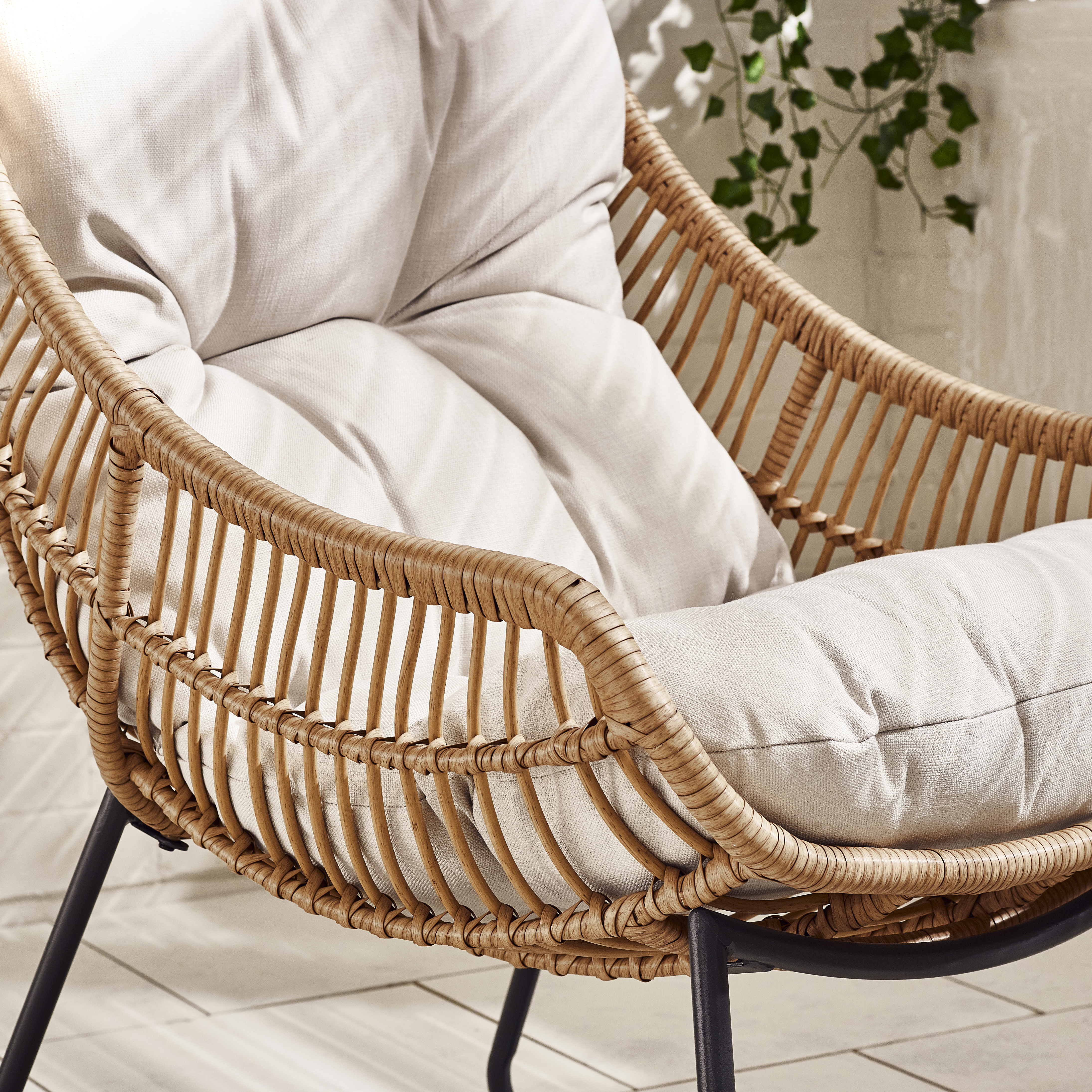 **GEBRAUCHT** Tahiti Outdoor Rattanstuhl und Fußhocker braun - Bild 2 von 8