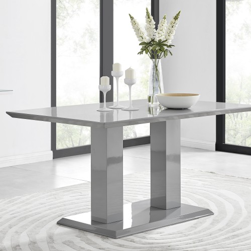 Spacious Family Dining