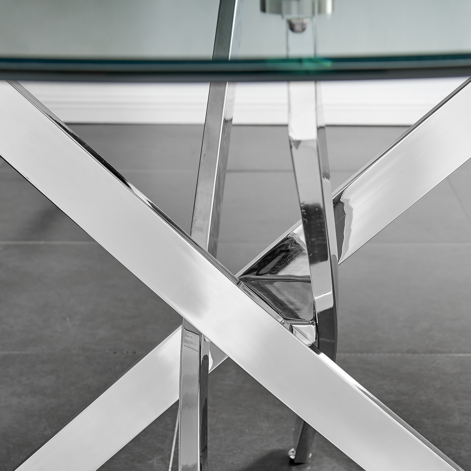 Contemporary Nest Leg Design