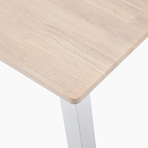 100% Solid Rubberwood Construction