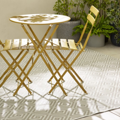 Space-Saving Outdoor Design