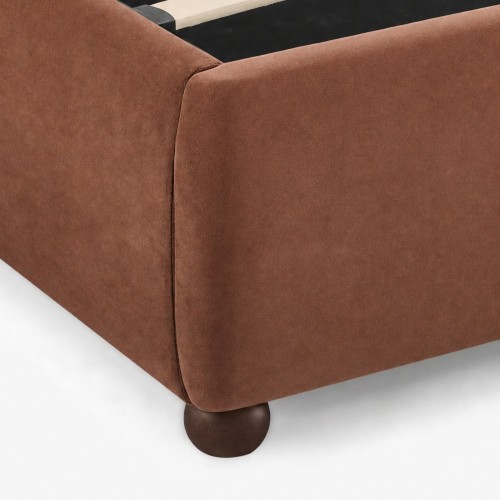 Rich textures, warm character