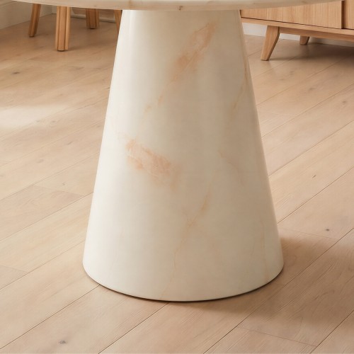 A beautifully balanced centrepiece