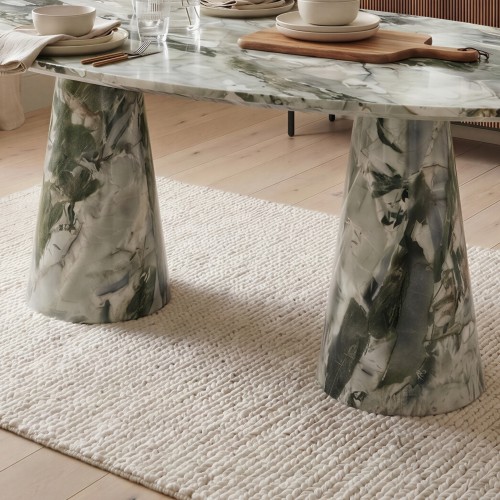 Sculptural style that stands out