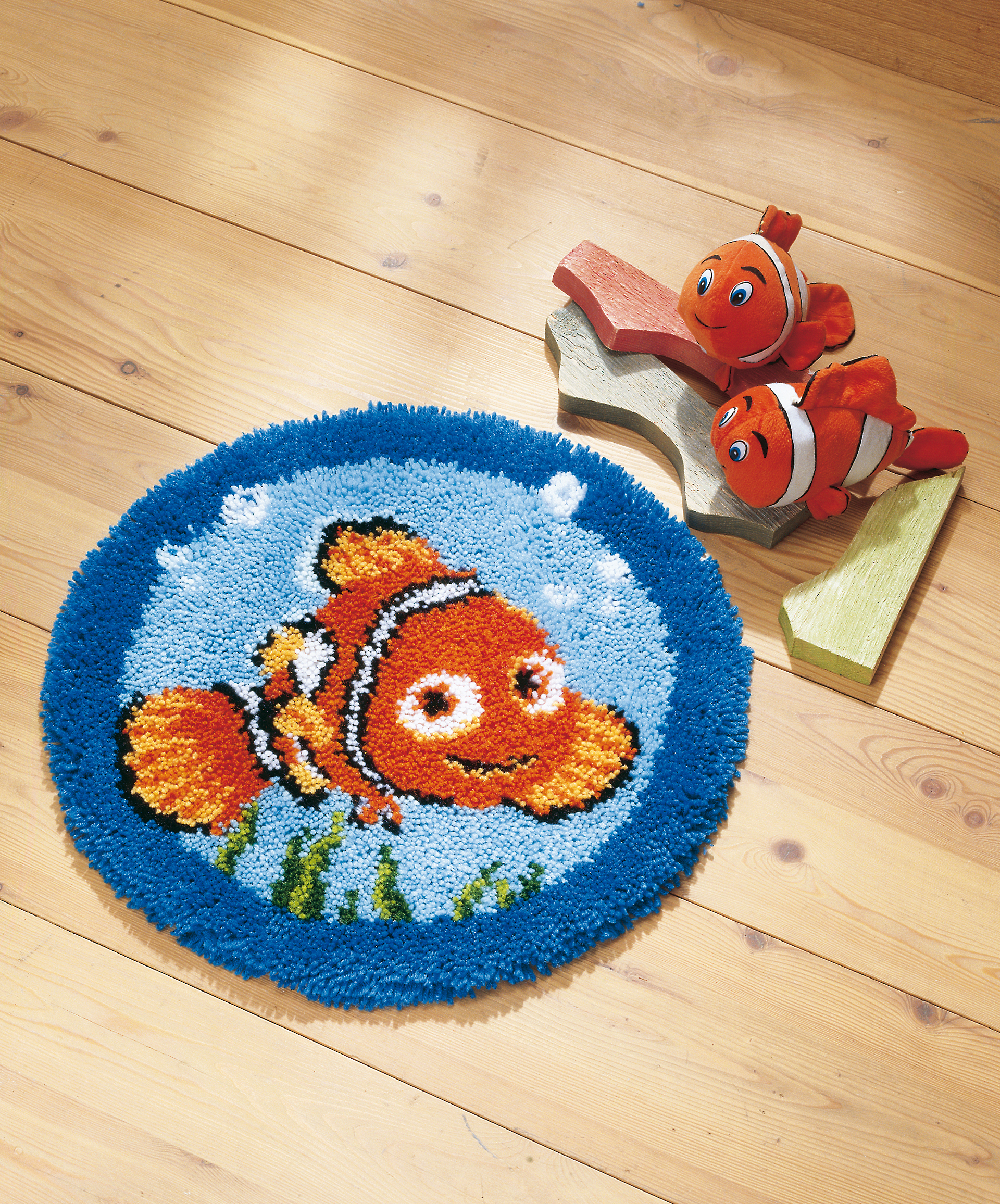 Latch Hook Kit: Shaped Rug: Disney: Nemo - Vervaco - Groves and Banks