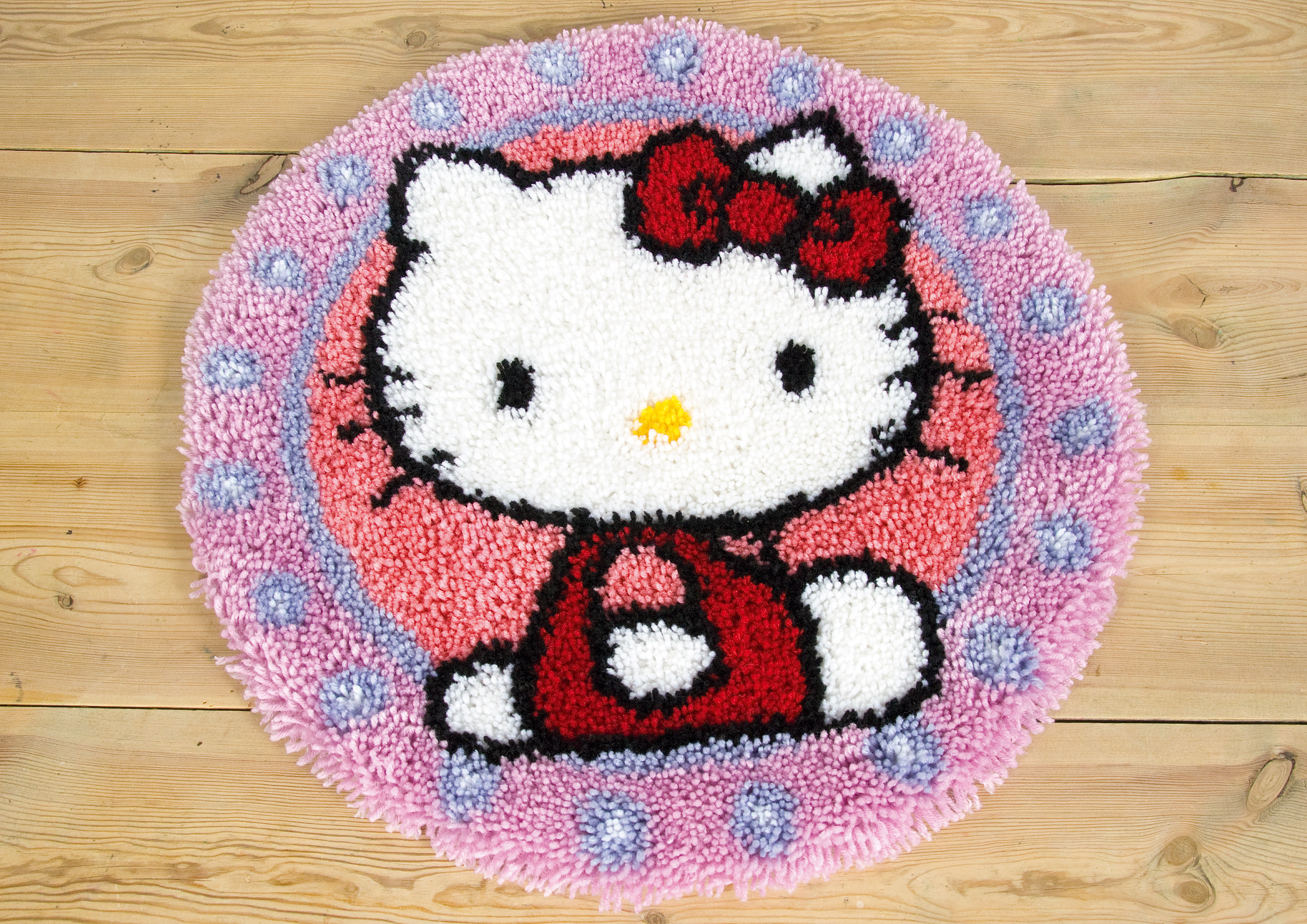 Latch Hook Kit: Rug: Hello Kitty - Vervaco - Groves and Banks