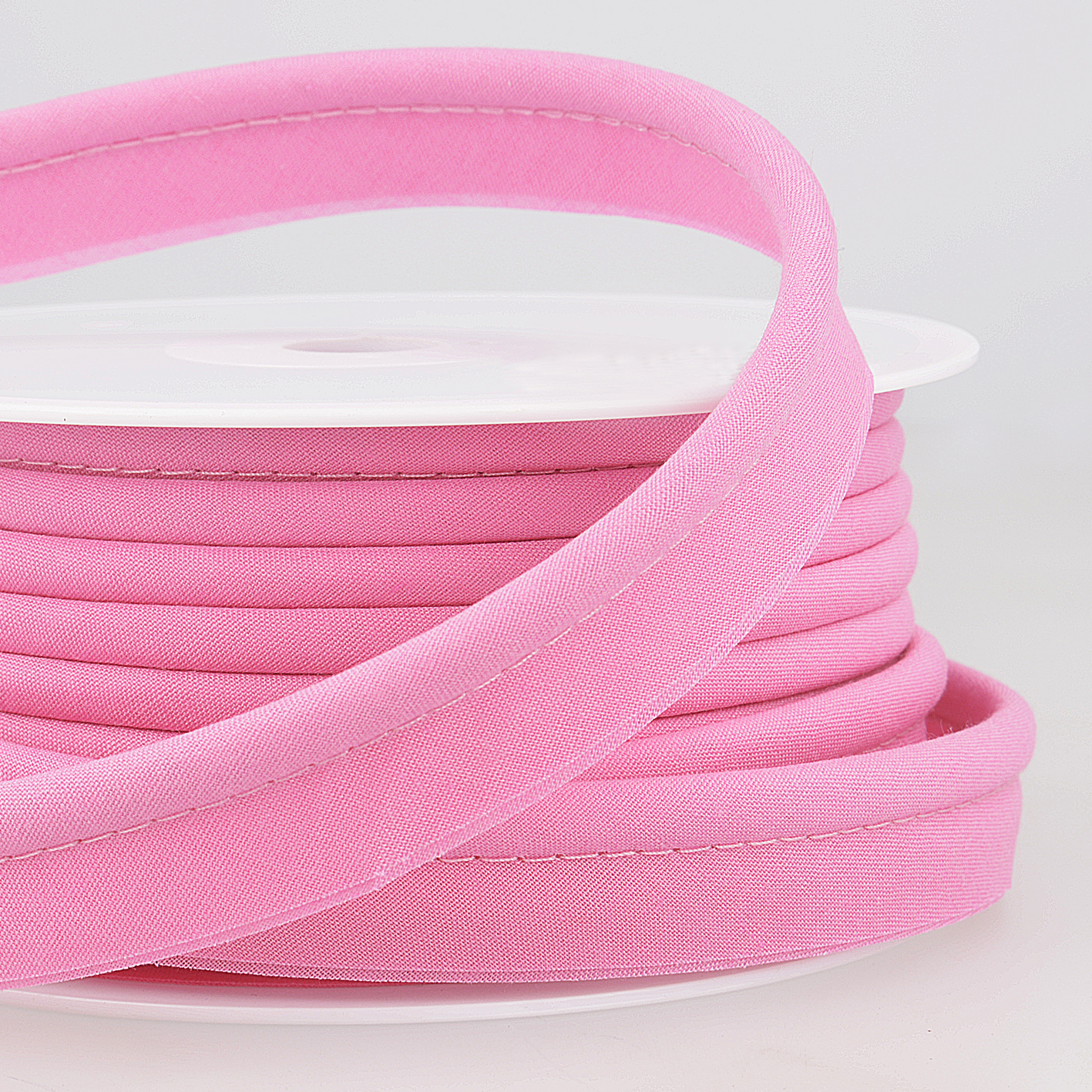 Trim: Piping: Flanged: 15m x 5mm: Mid Pink - Stephanoise - Groves and Banks