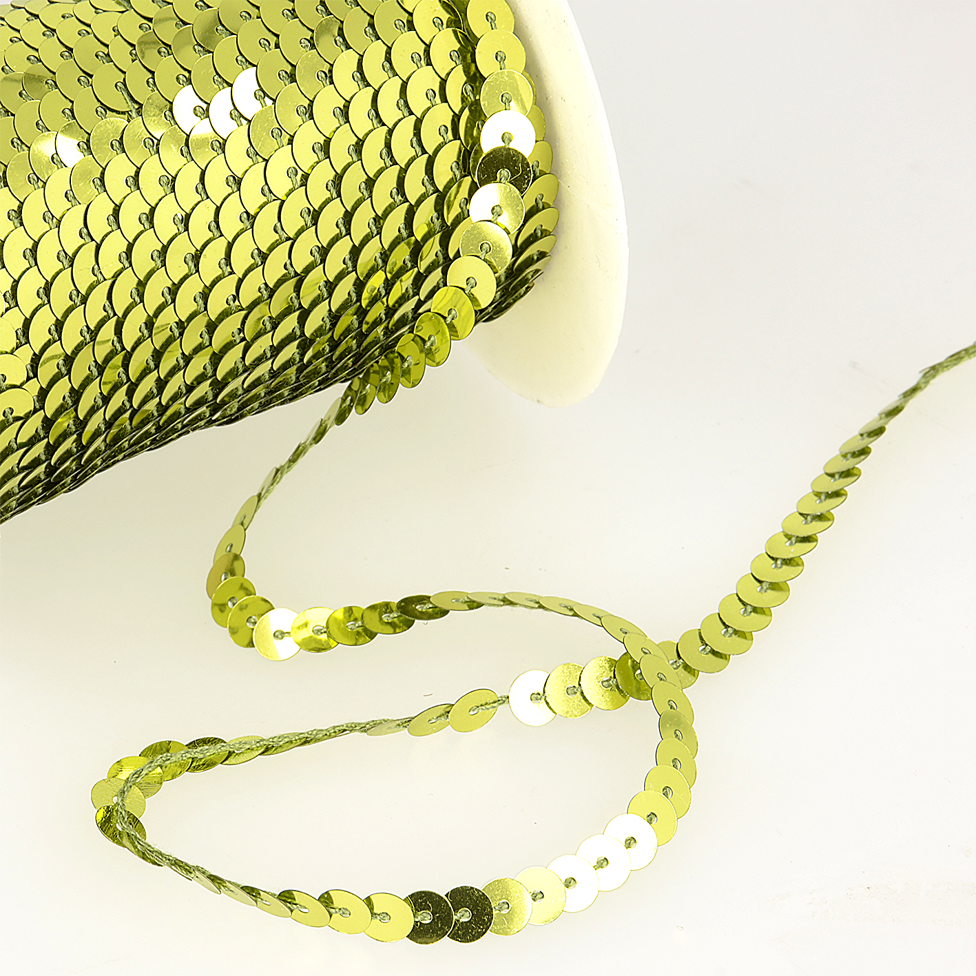 Trim Sequin Single Row 45m x 6mm Lime Green Stephanoise Groves