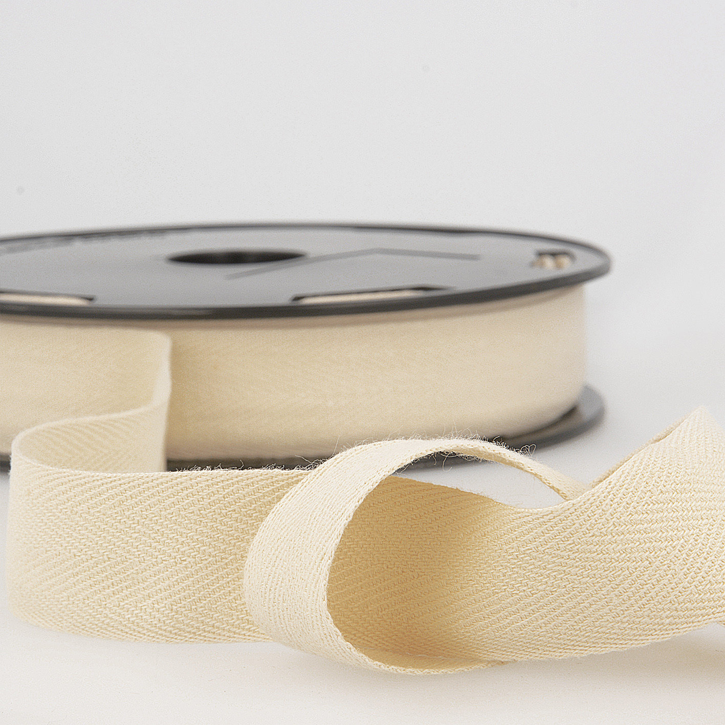 Trim Twill Tape Cotton 25m x 14mm Ivory Stephanoise Groves and