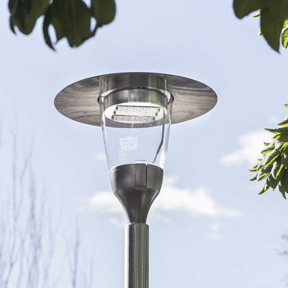 Simon Hydra M urban luminaire with SA optics, 3000 K, 12W, 350 mA, 1N w/o dimming Standard finish