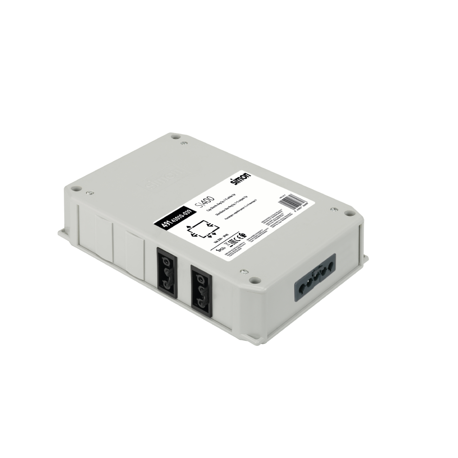 Caja distribuidora de 1 circuito estándar de 1 entrada de 5 polos con figura Wieland GST18i y 3 salidas de 3 polos y 1 salida de 5 polos