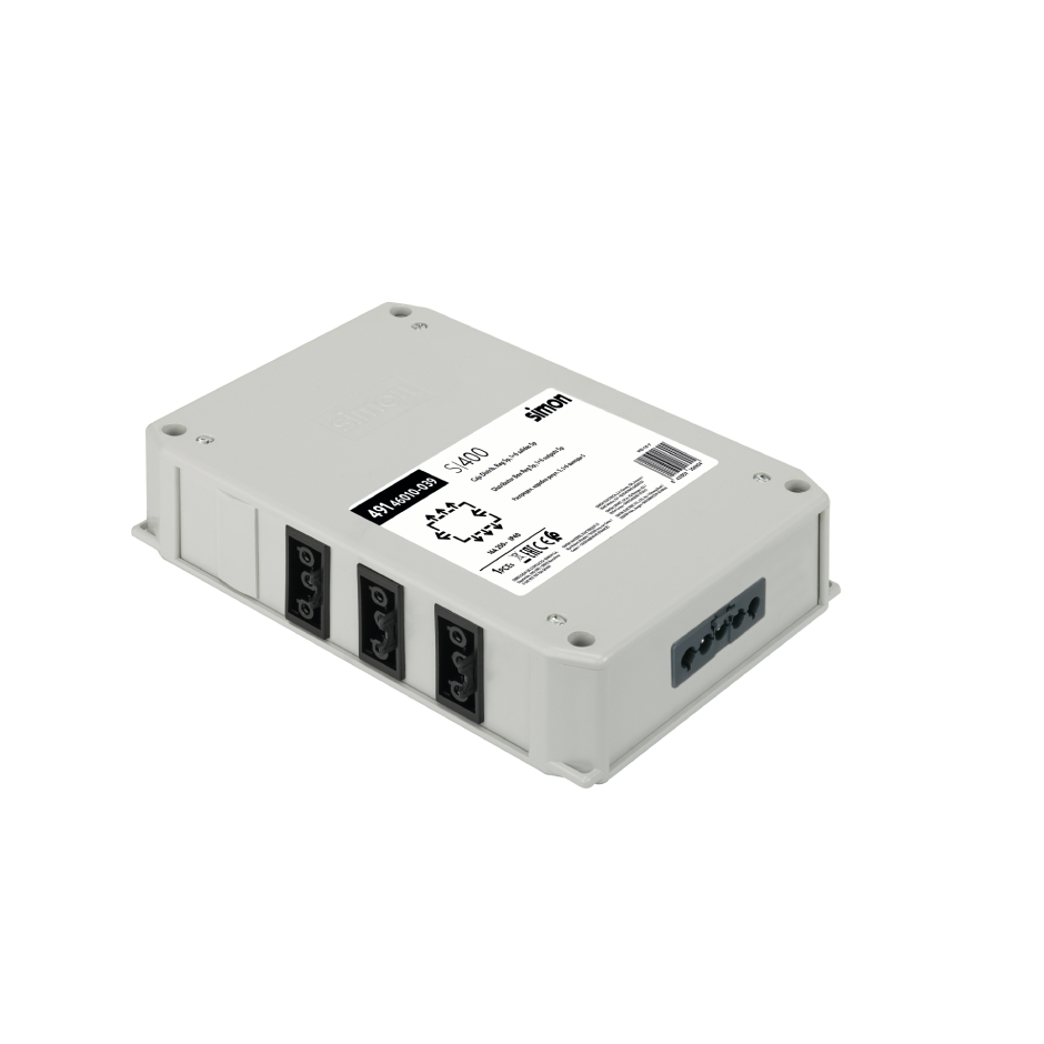 Caja distribuidora de 1 circuito estándar de 1 entrada de 5 polos con figura Wieland GST18i y 6 salidas de 3 polos y 1 salida de 5 polos
