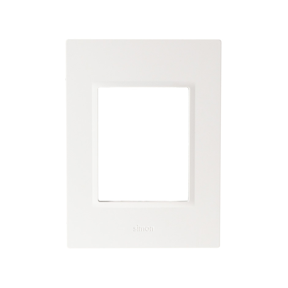 Placa de 3 módulos color blanco con chasis Simon 82 Prisma