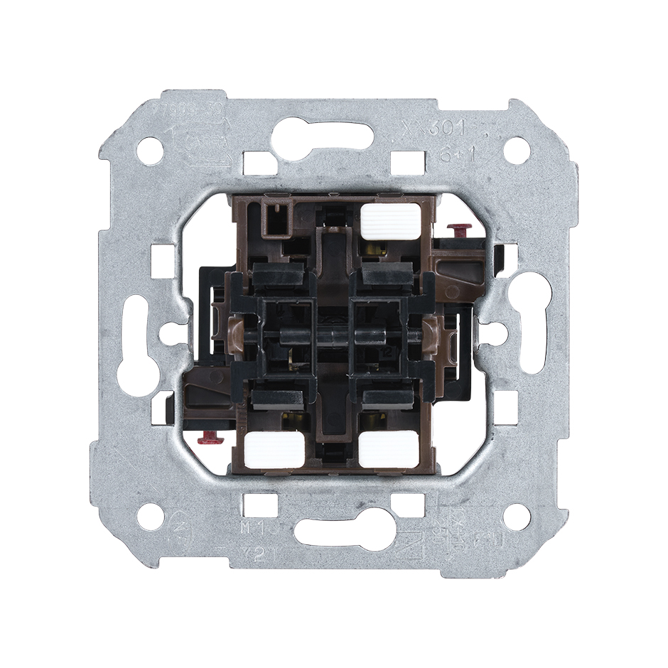 Groupe de 1 commutateur 10 AX 250V~ et 1 poussoir 10 A 250V~ avec système de connexion rapide Simon 75