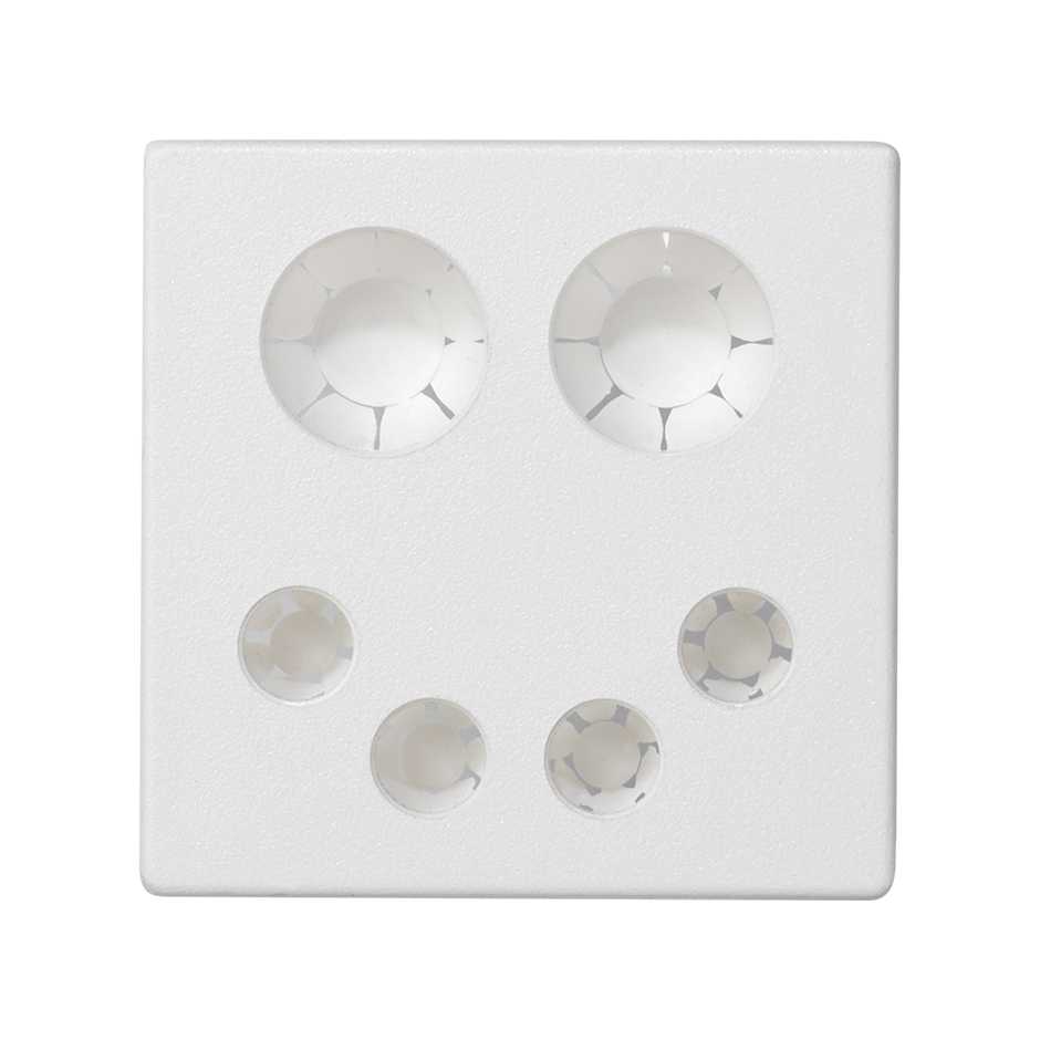 Trim plate with combined electrical and voice and data/multimedia cable entry for 1 element white Simon K45