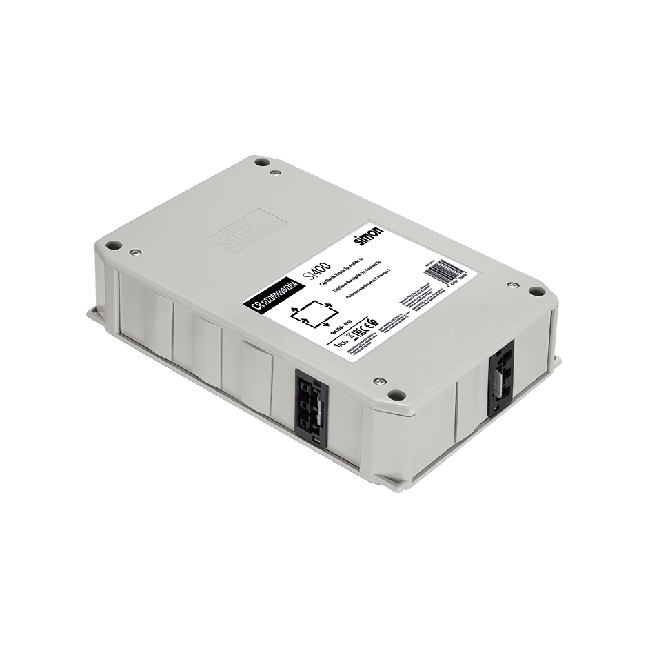 Distribution box with 1 standard circuit, 1 x 3-pole input Wago Winsta Midi type and 3 x 3-pole outputs