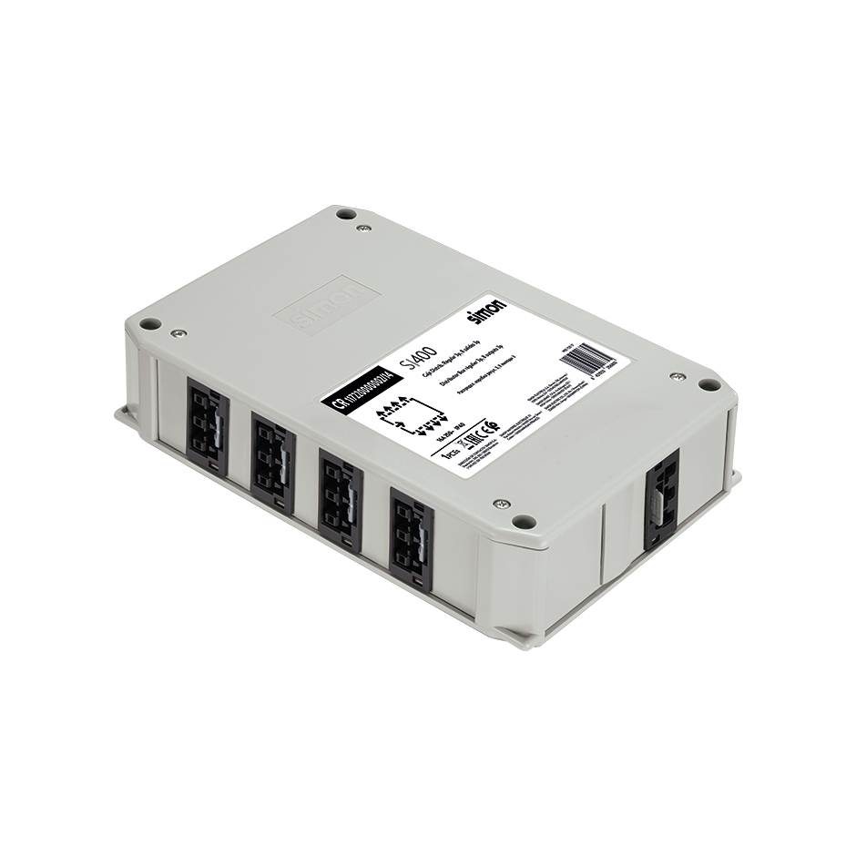 Distribution box with 1 standard circuit, 1 x 3-pole input Wago Winsta Midi type and 8 x 3-pole outputs