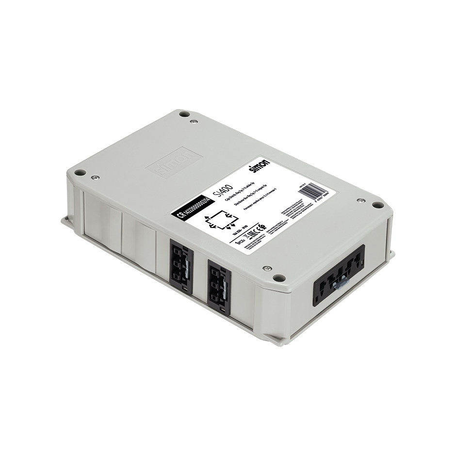 Distribution box with 1 standard circuit, 1 x 5-pole input Wago Winsta Midi type and 3 x 3-pole outputs and 1 x 5-pole output