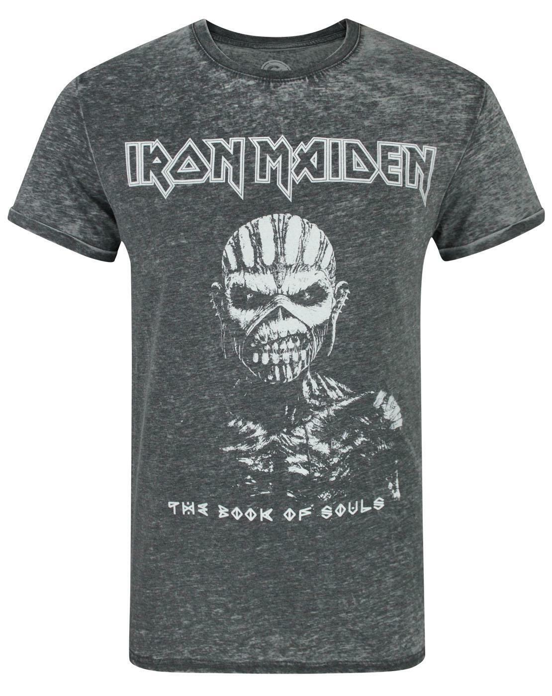 Обложка альбома Iron Maiden Graues Book Of Souls украшена фирменной футболкой Herren