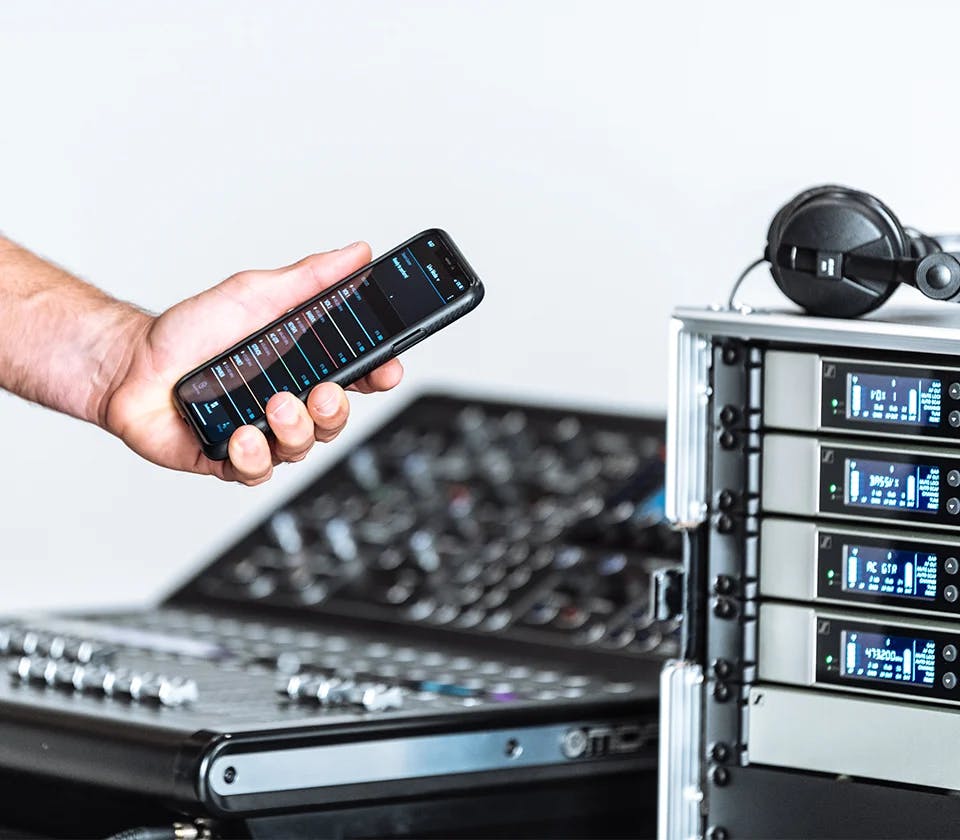 Sennheiser EW-D ME2/835-S Set Lavalier Microphone Receiver Bodypack and Handheld Transmitter S1-7