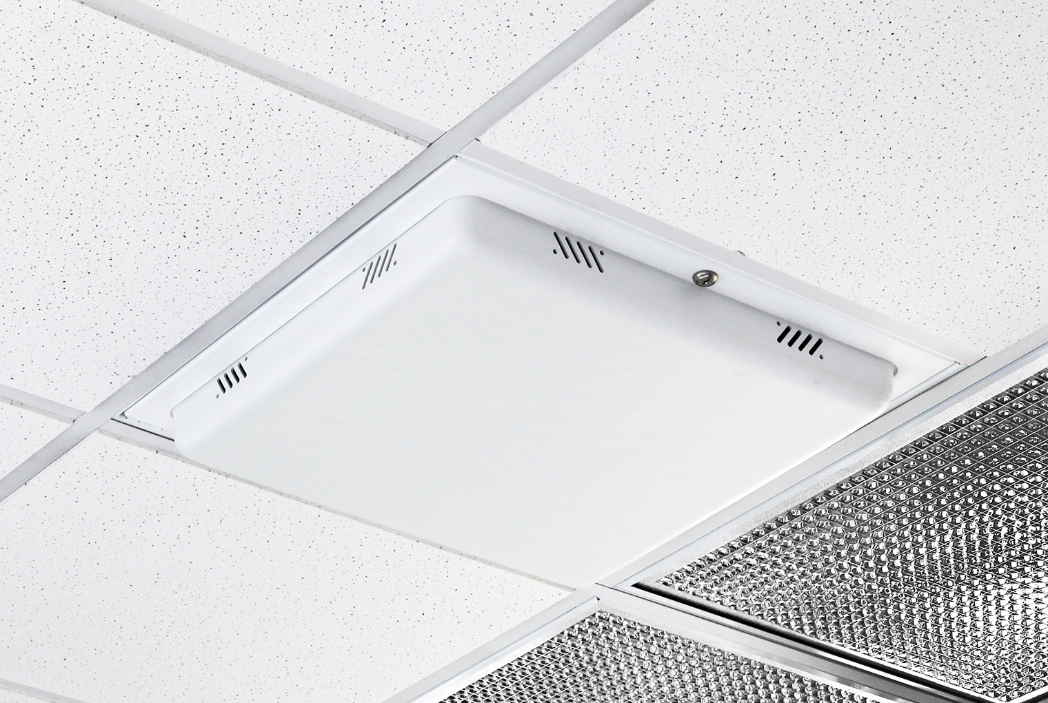 Oberon Wi-Tile Ceiling Enclosure 1074 | Chatsworth